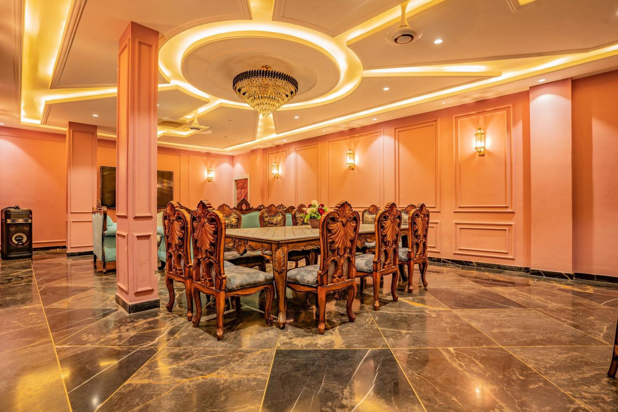 Tripli White Manor Hotel Udaipur