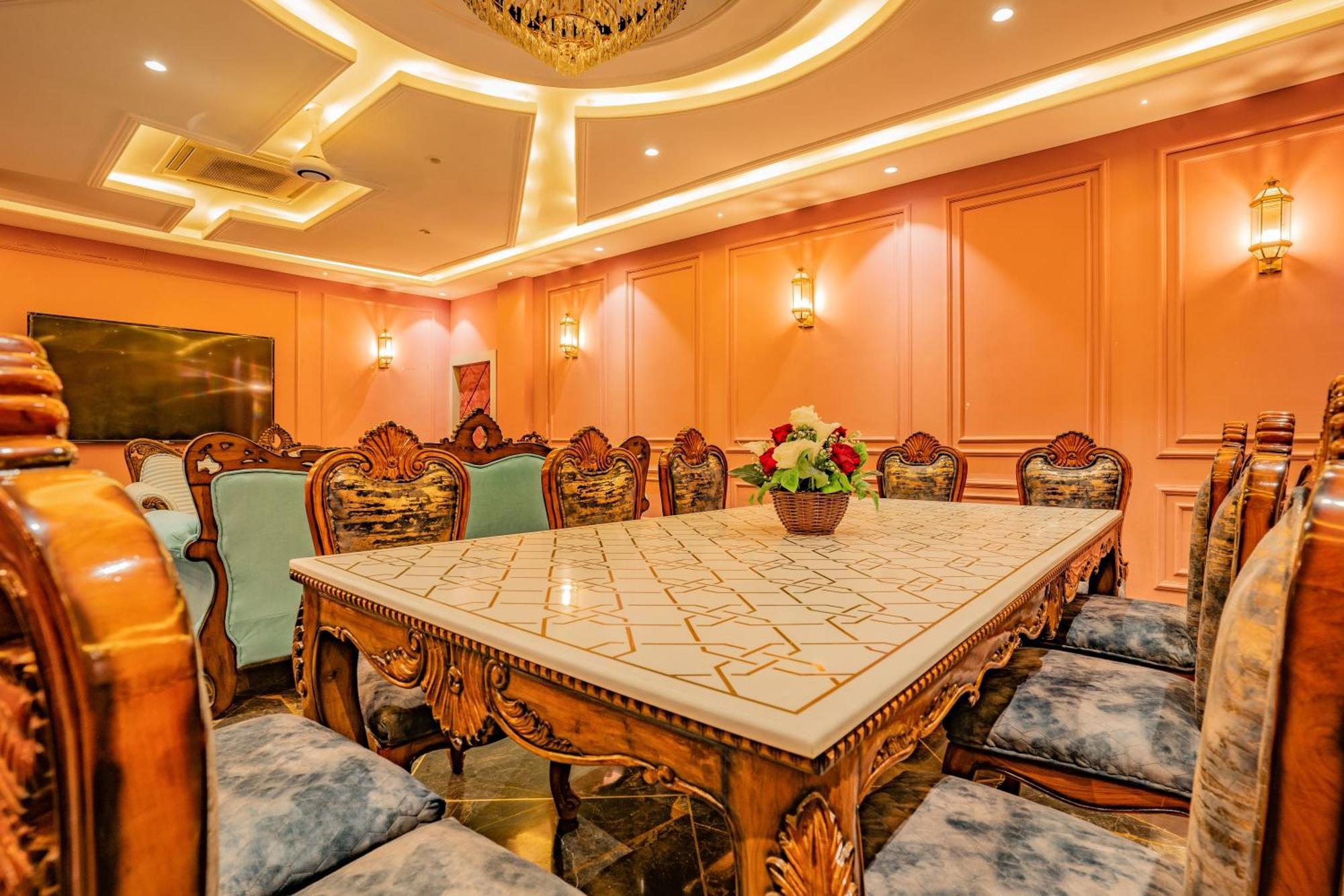 Tripli White Manor 3*