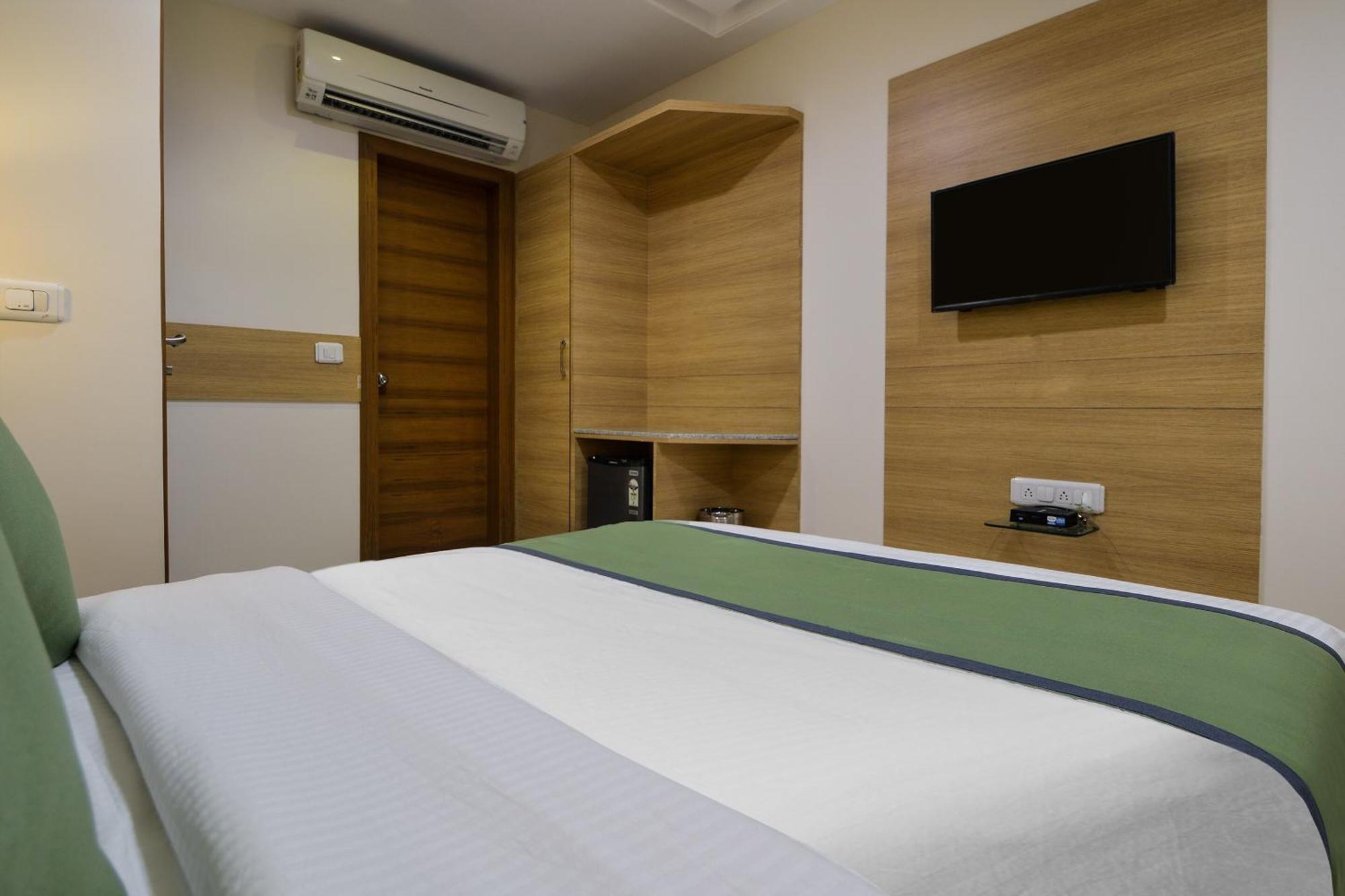 Hotel Collection O Surajpole Formerly Blu Orchid 3*