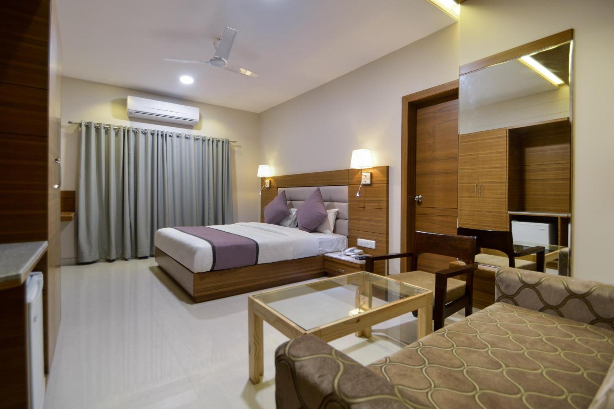 Hotel Collection O Surajpole Formerly Blu Orchid