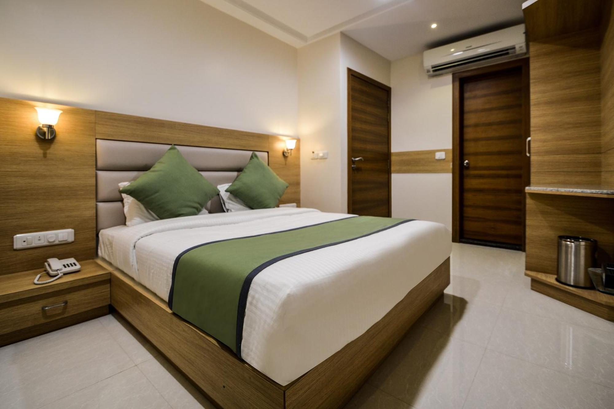Hotel Collection O Surajpole Formerly Blu Orchid 3*