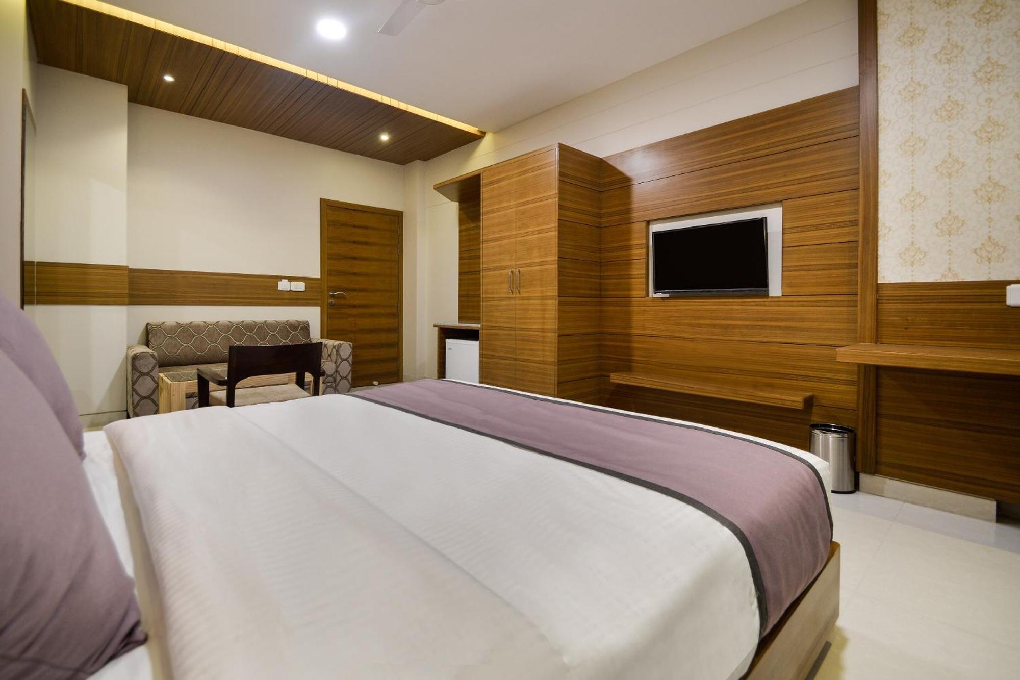 Collection O Surajpole Formerly Blu Orchid 3* Udaipur