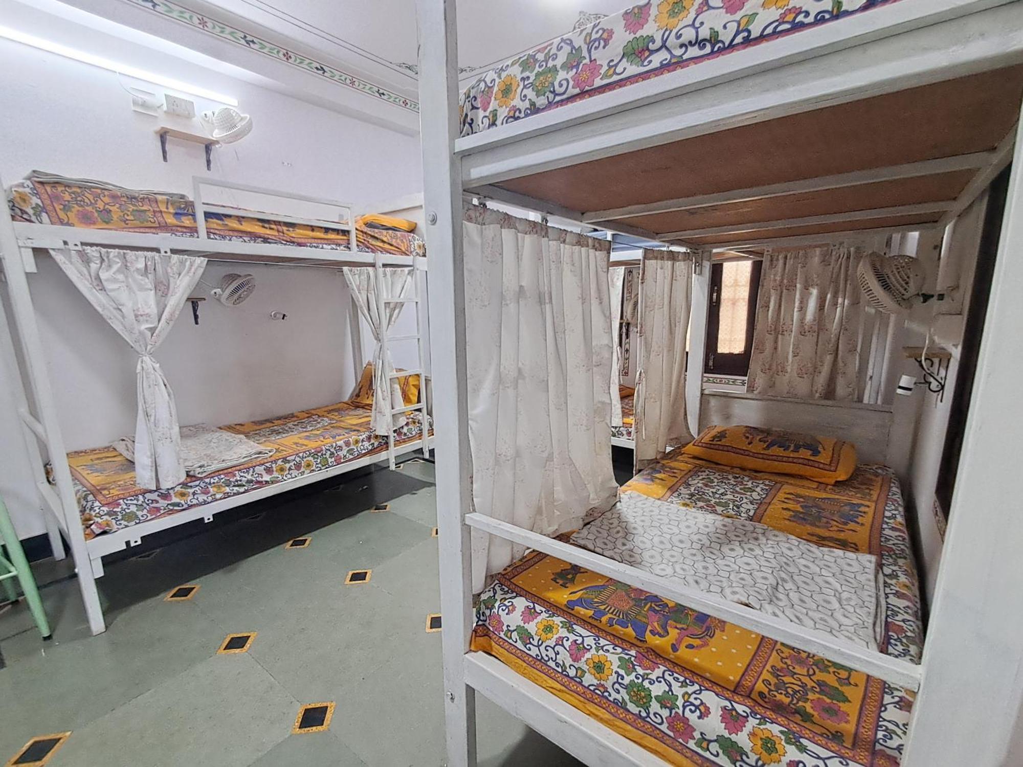 Hostel Raahi Backpacker's *