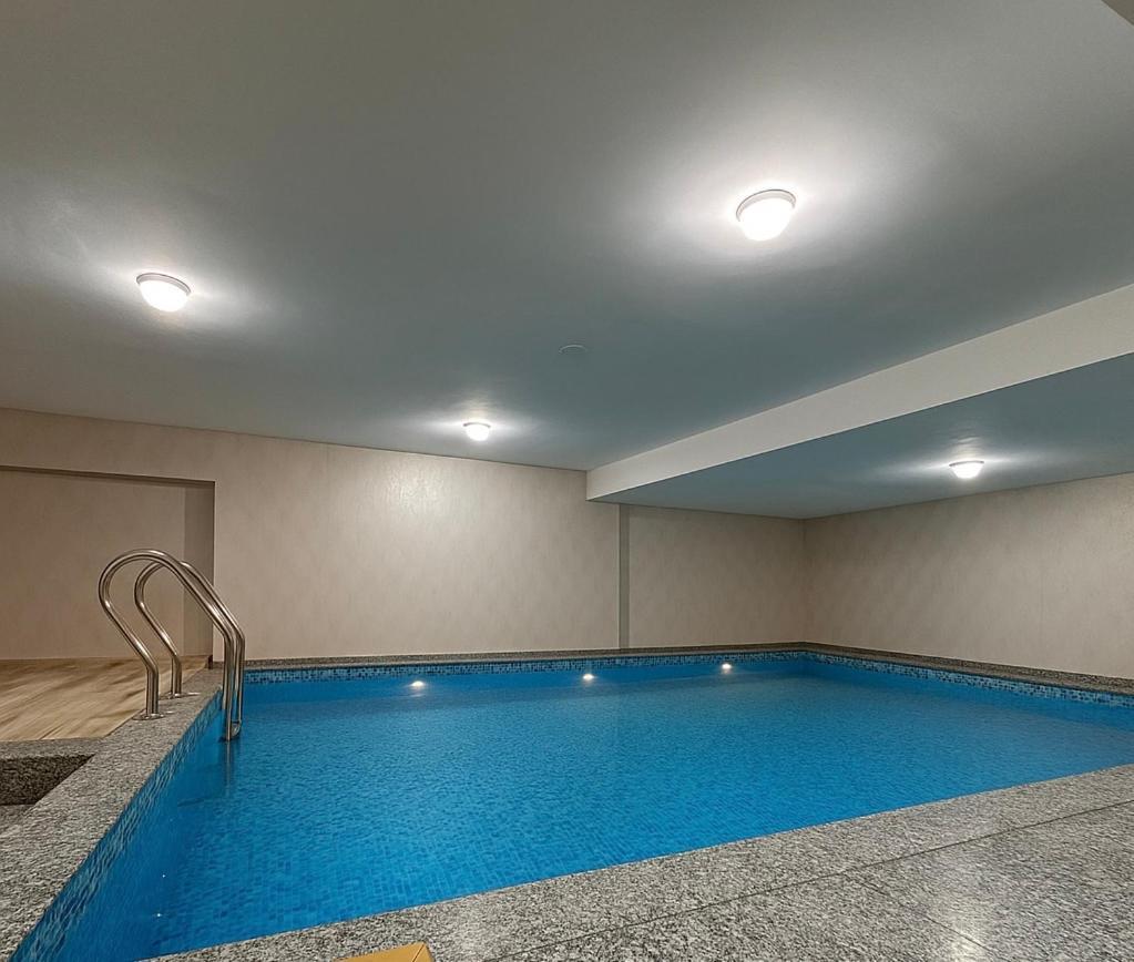 Tripli White Manor 3*