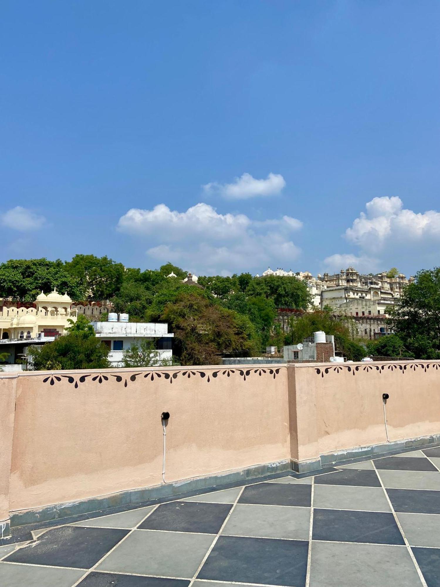 Rathore Hotel 3*