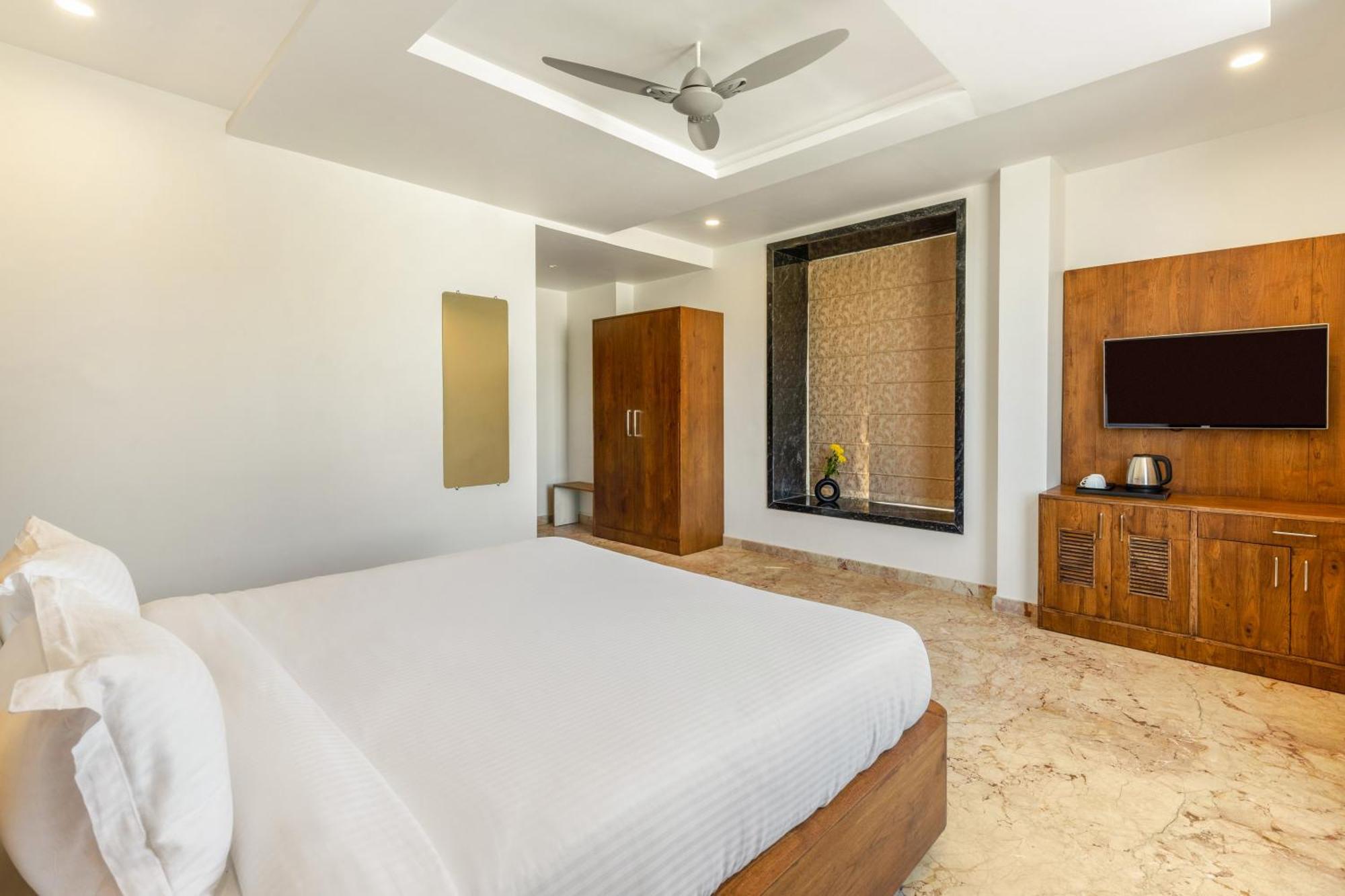 Hotel Seasons- A Boutique