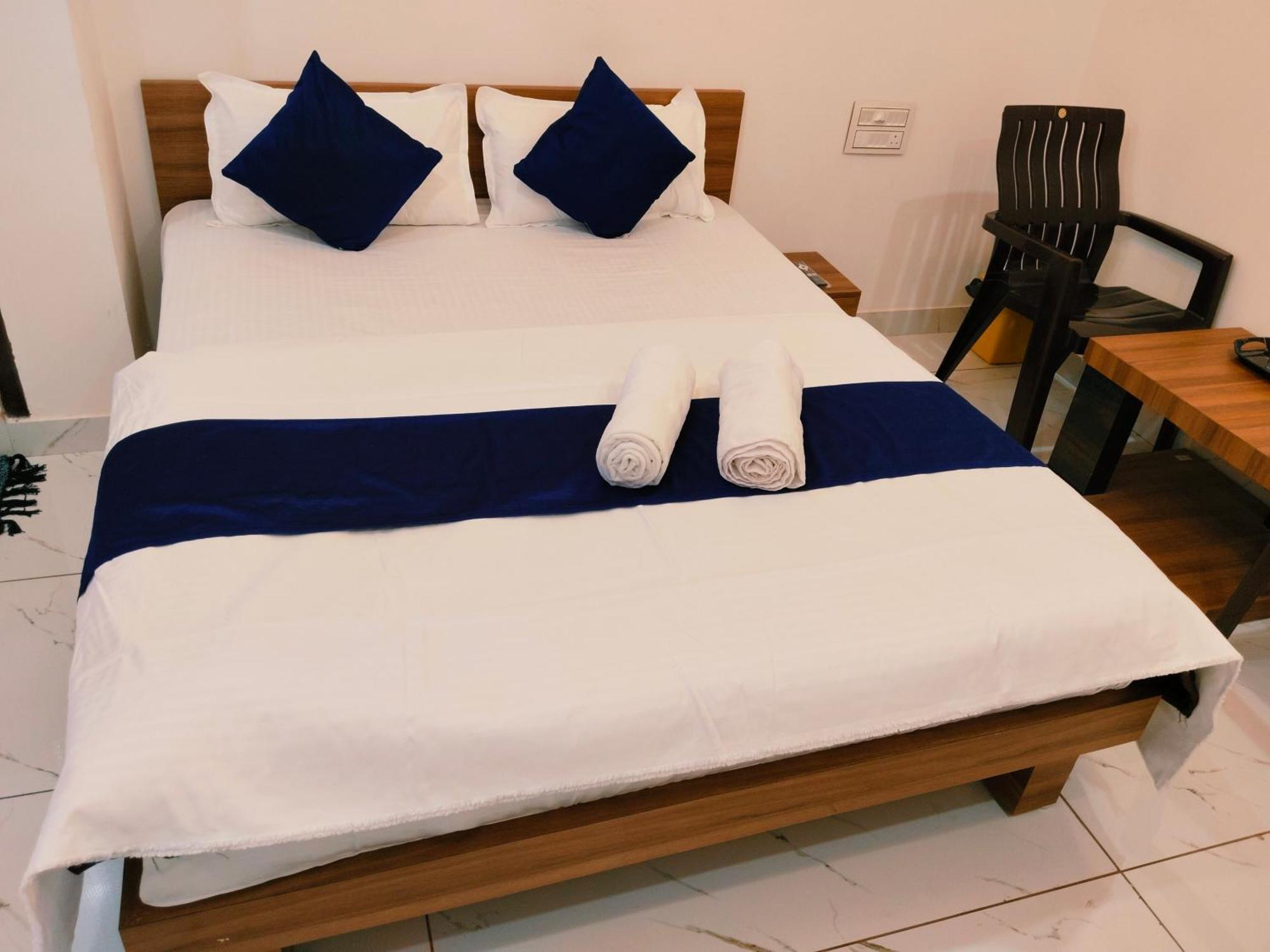 Bhavya Palace Hotel