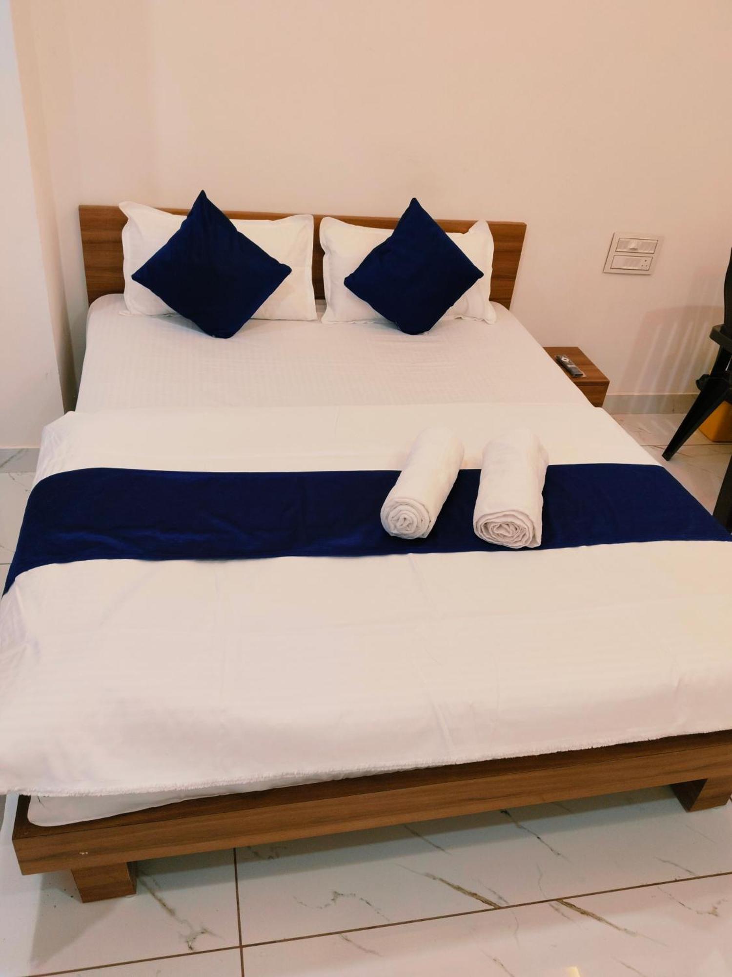 Hotel Bhavya Palace 3*