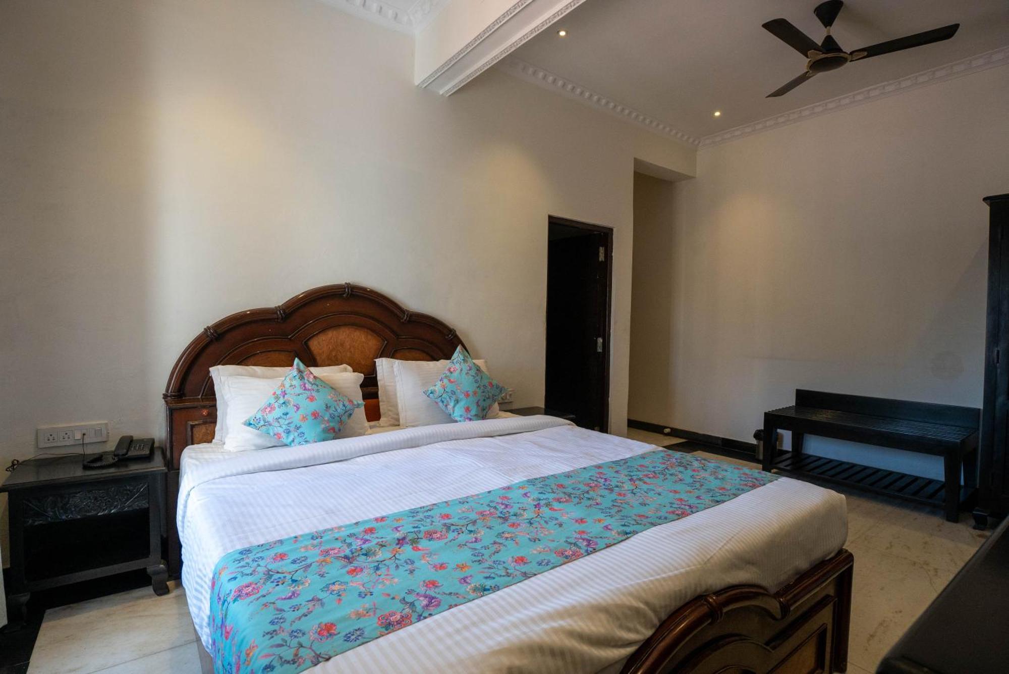 Surya Kothi Hotel 3*