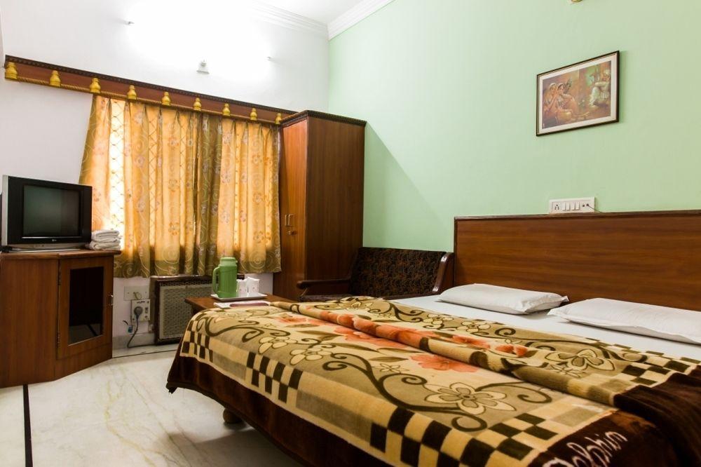 Hotel Udai Palace - Centrally Located Budget Family