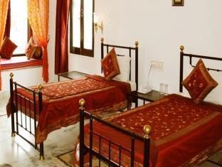 Hotel Karohi Haveli - A Heritage