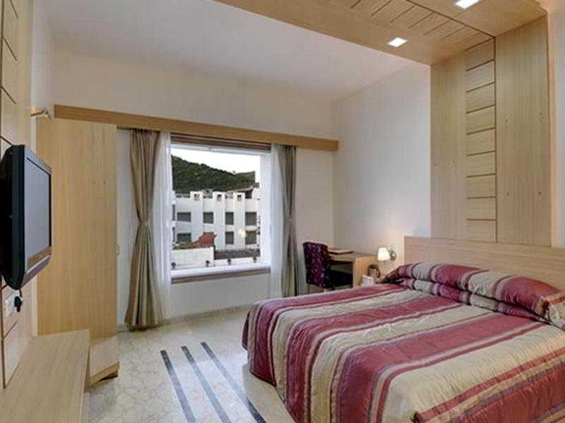 Inder Residency & Hotel 4*