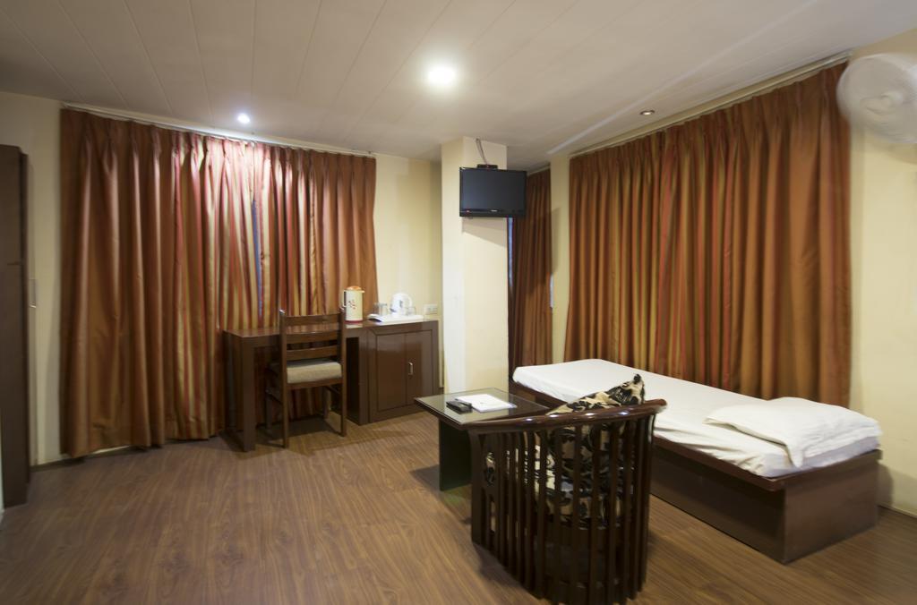 Vatika Hotel 3*