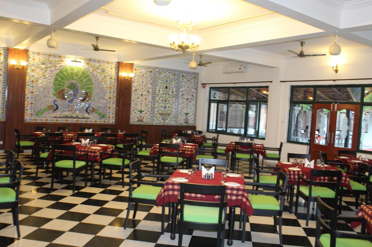 Amantra Shilpi & 3*