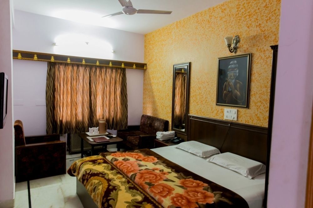 Udai Palace - Centrally Located Budget Family Hotel Udaipur