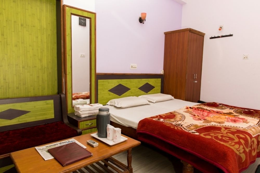 Hotel Udai Palace - Centrally Located Budget Family 3*