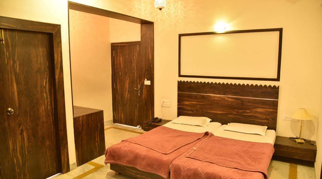 Saheli Palace
