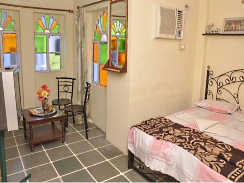 Bed & Breakfast Jag Niwas & Pure Veg Restaurant