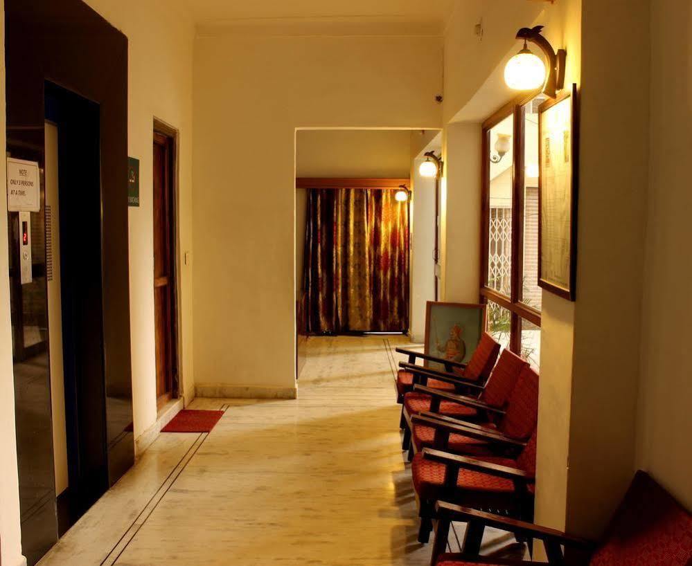 Hotel Oyo 1159 Hotel Chandra Prakash 2*