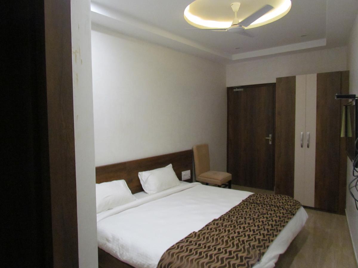 Divine Hotel