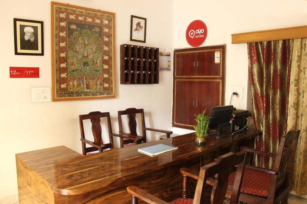 Hotel Oyo 1159 Hotel Chandra Prakash 2*