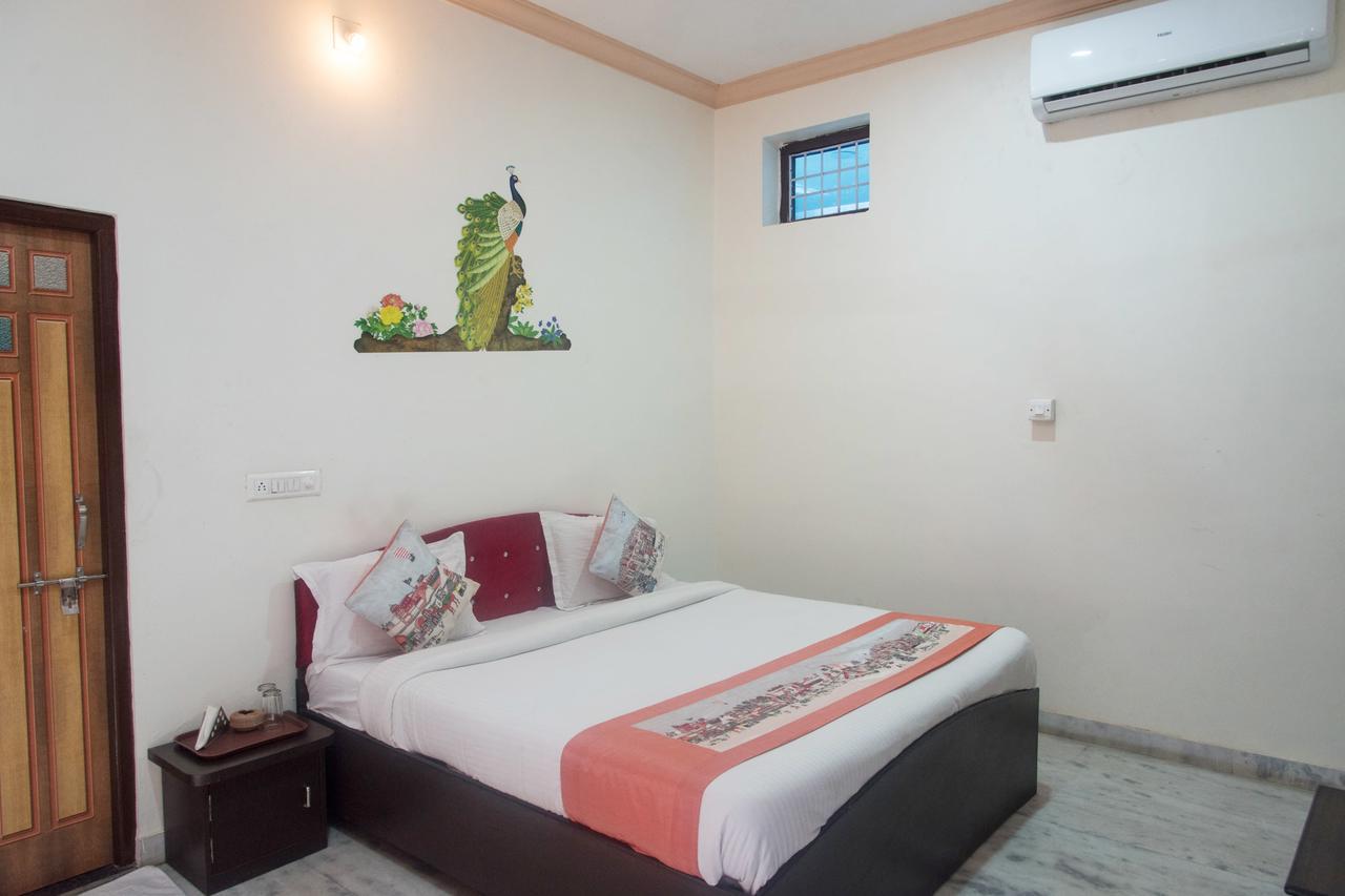 Oyo 11743 Shree Krishna 3* Udaipur