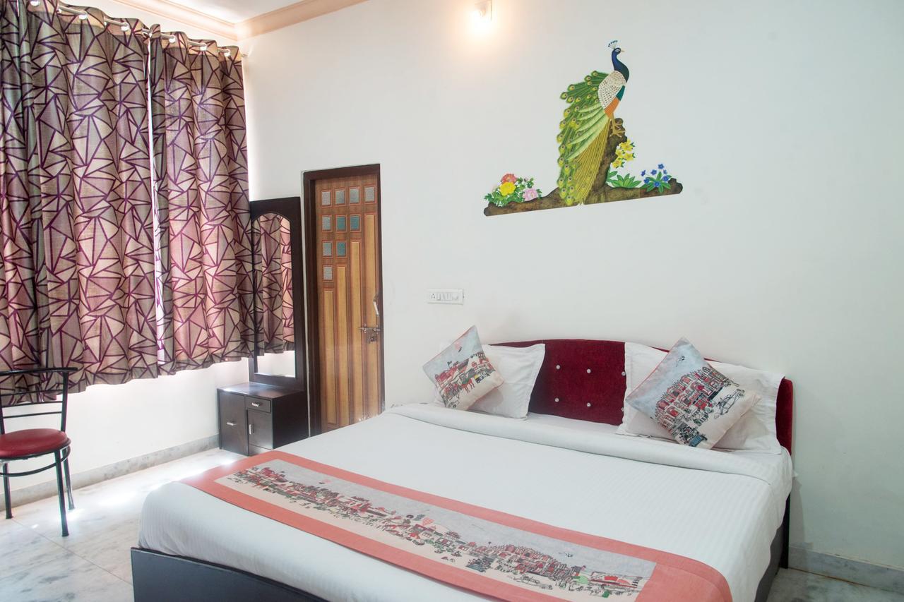 Hotel Oyo 11743 Shree Krishna 3*