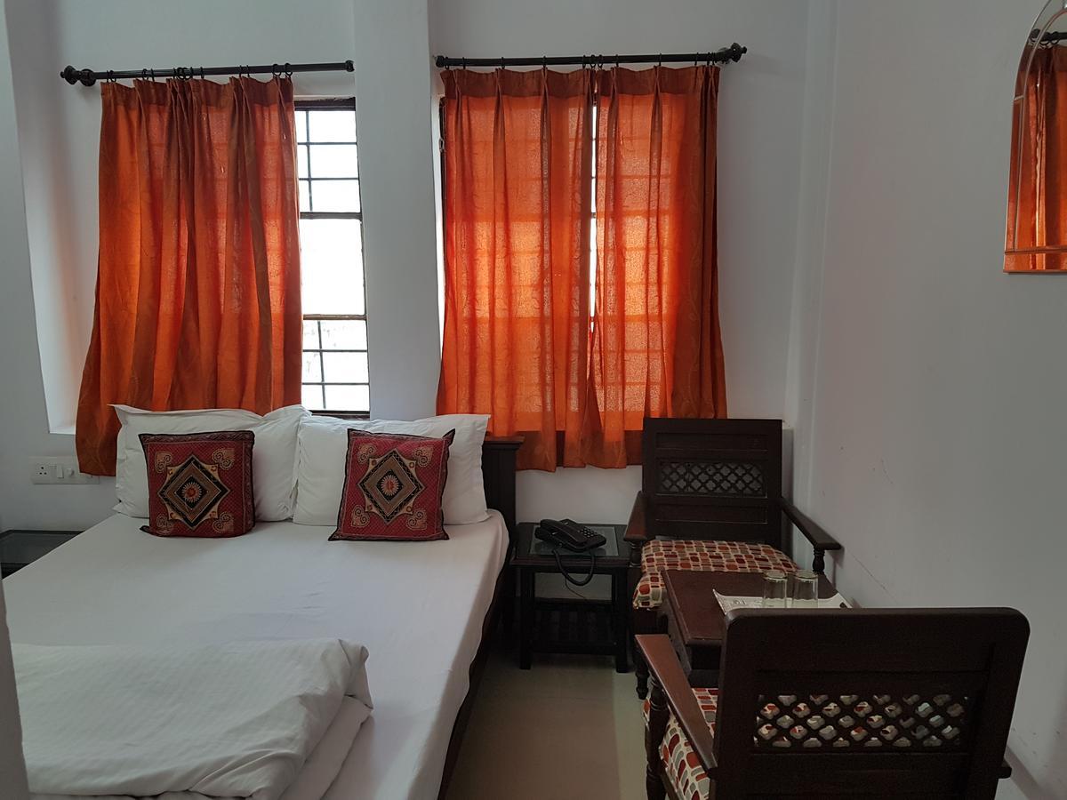 Devi Guest house 2*
