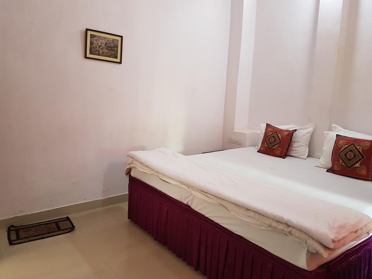 Devi Guest house 2*