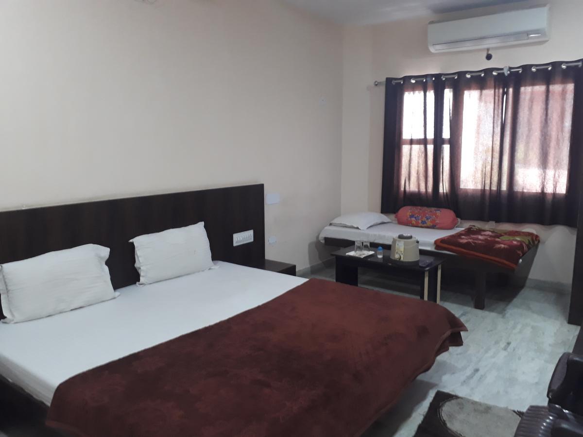 Hotel Laxmi Mahal 3*
