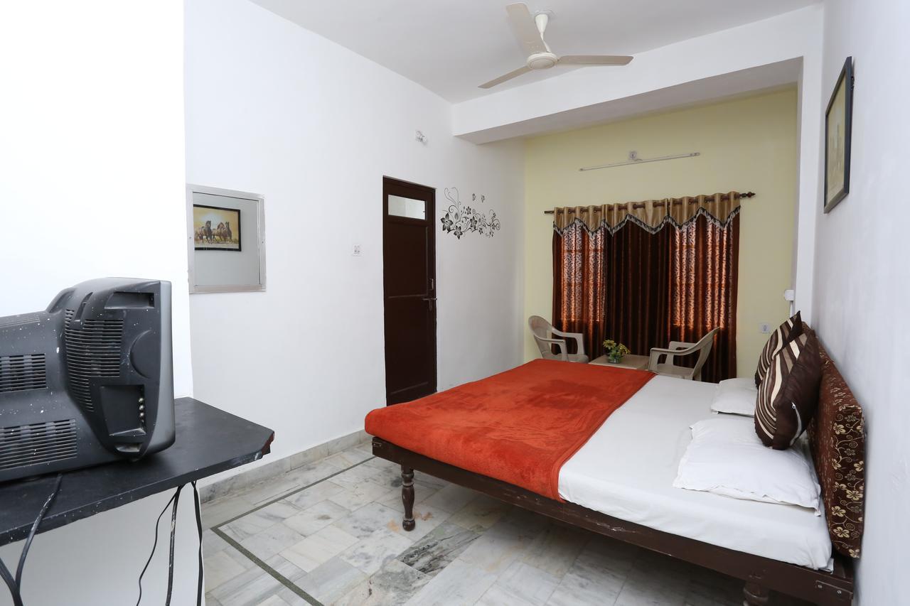 Katyani Hotel *