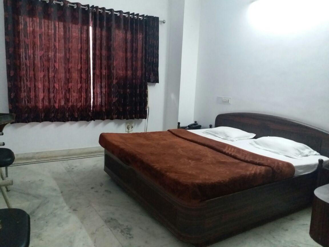 White Palace Hotel