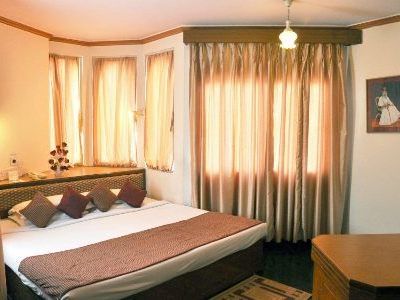 Vishnupriya Hotel