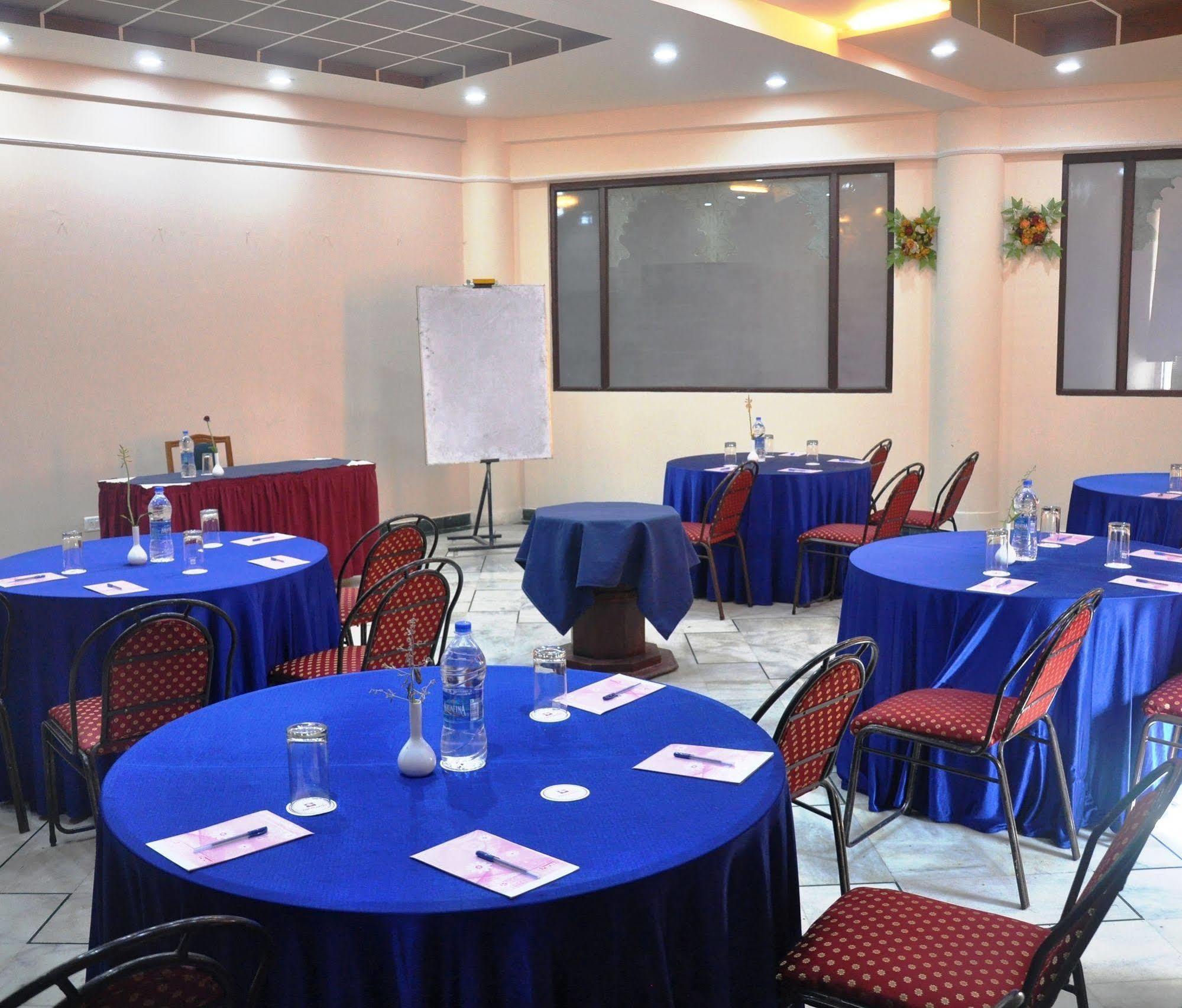Vishnupriya Hotel 3*