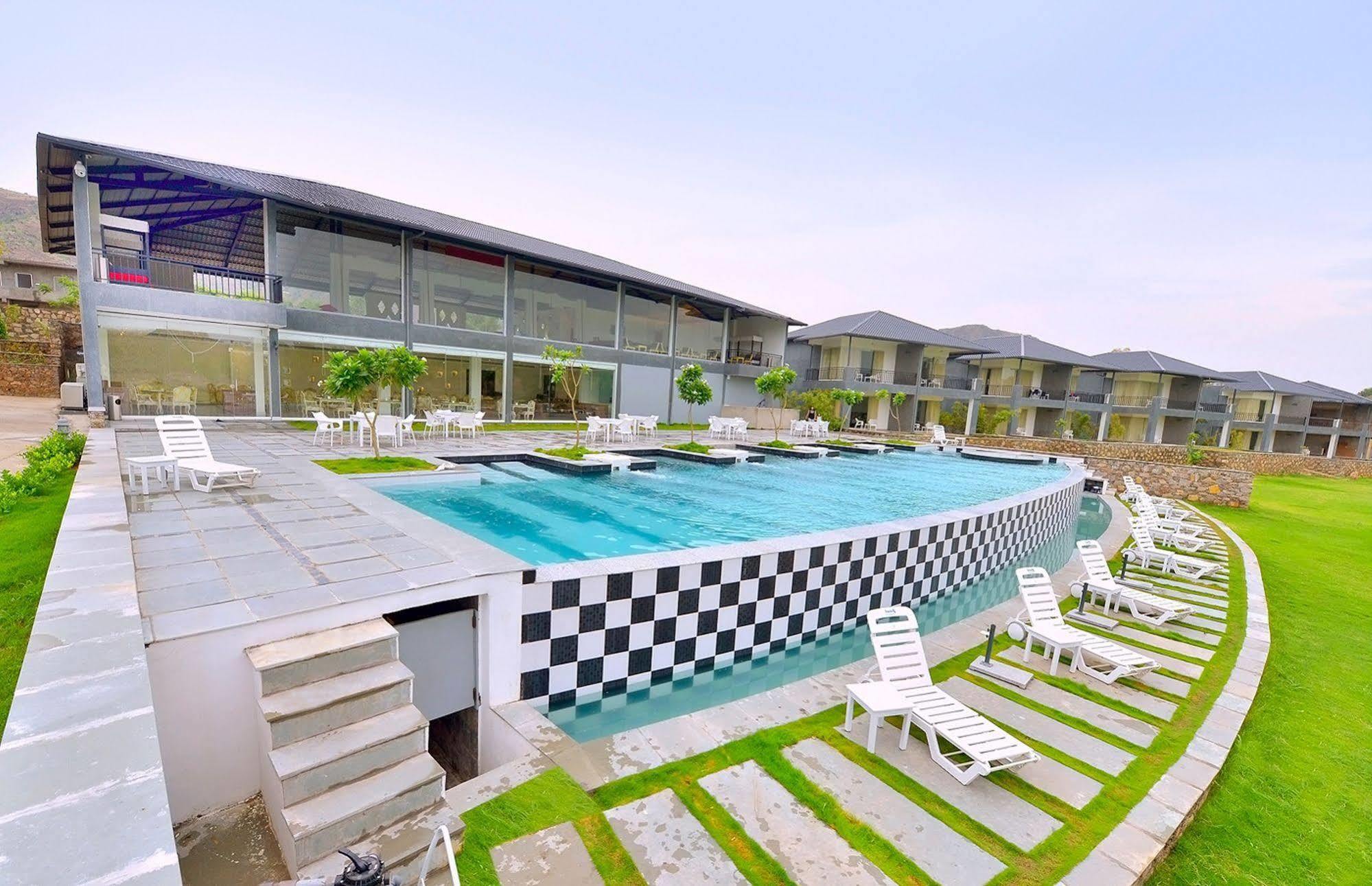 Tatsaraasa & Spa, 5*
