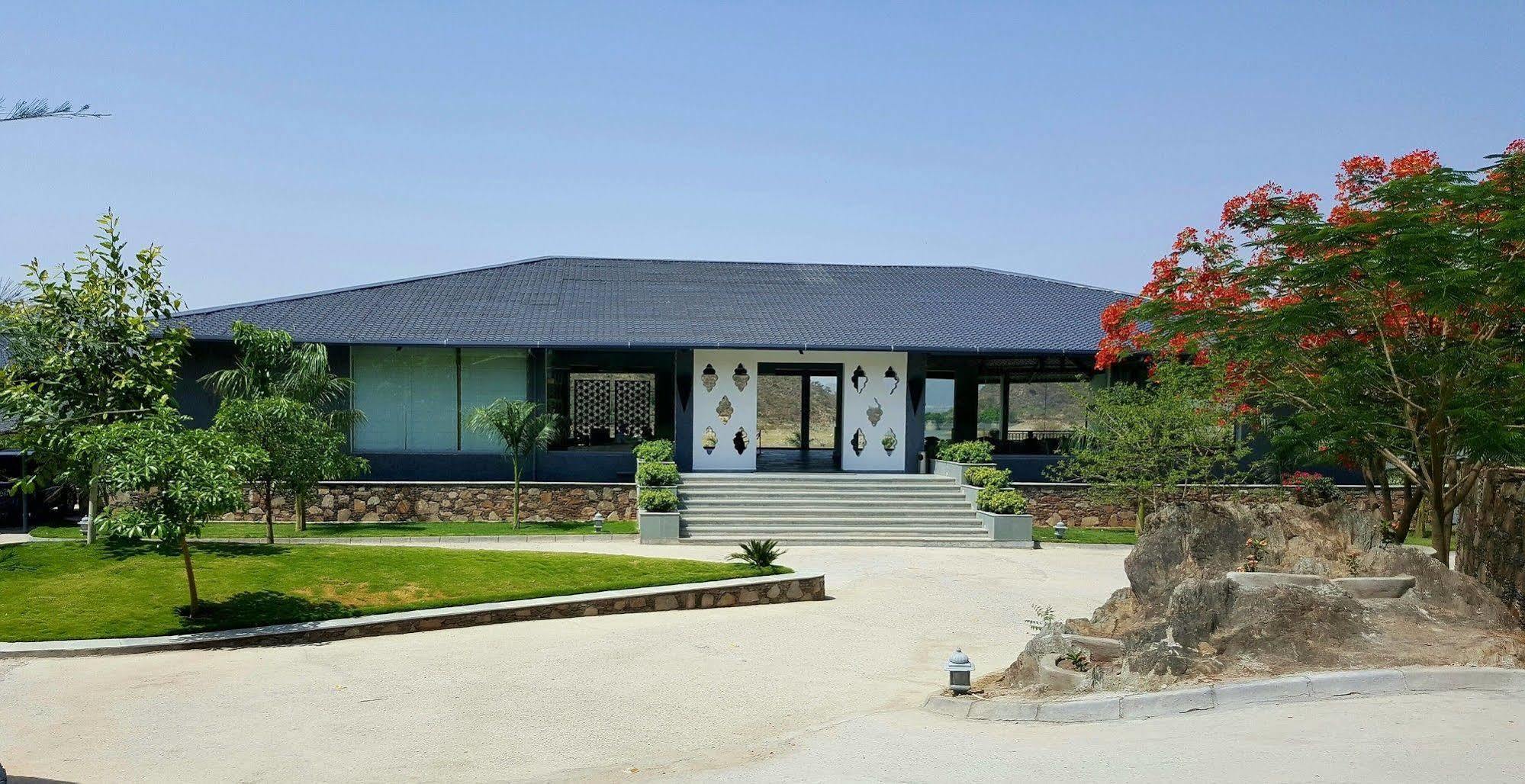 Tatsaraasa & Spa, Resort