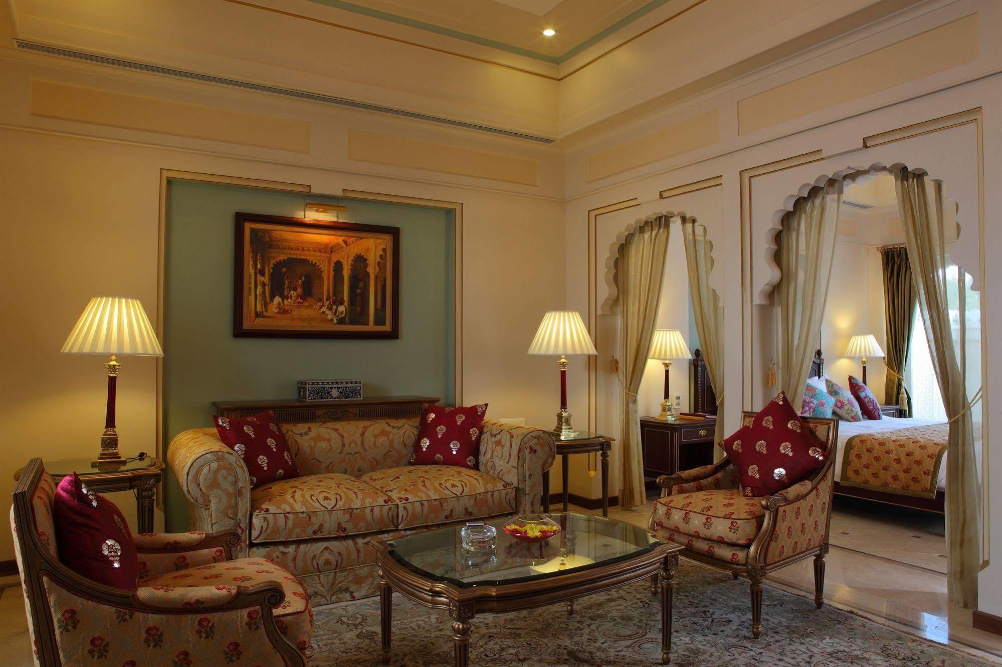 Hotel Taj Fateh Prakash Palace 5*