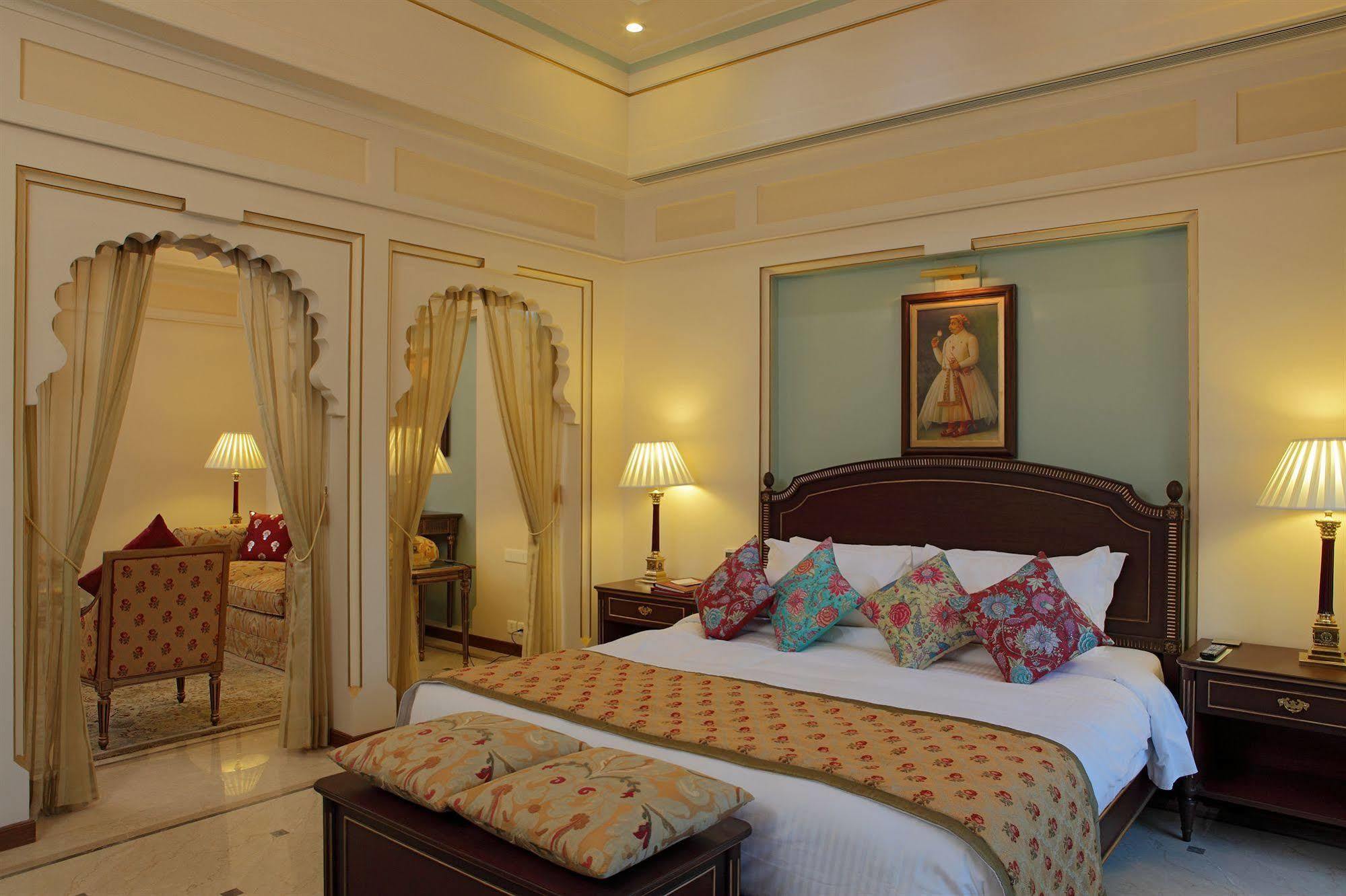 Taj Fateh Prakash Palace