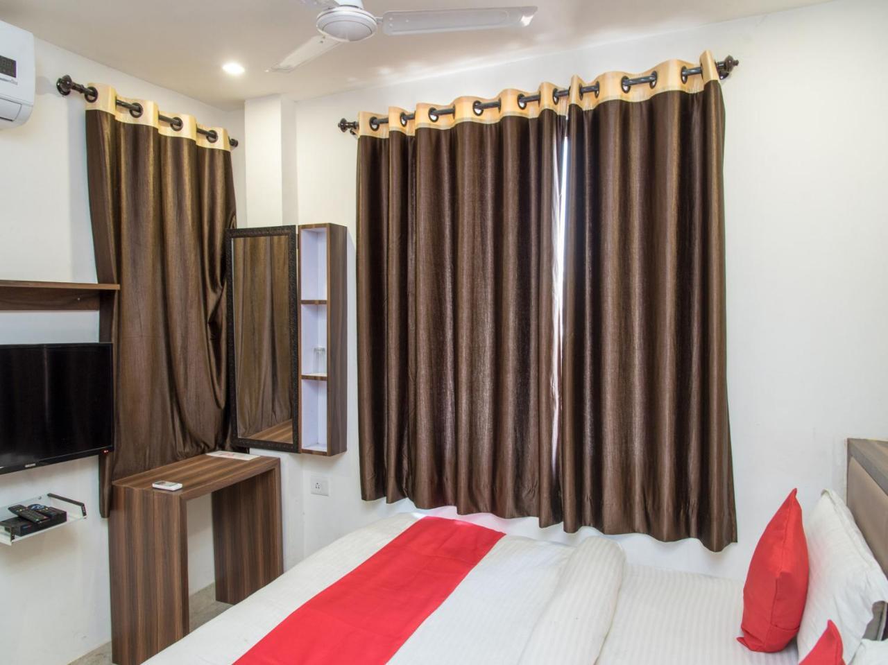 Oyo Paheli Palace Hotel
