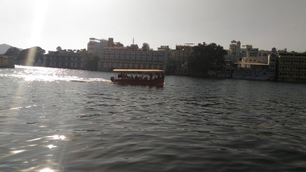 Hotel Ishwar Palace