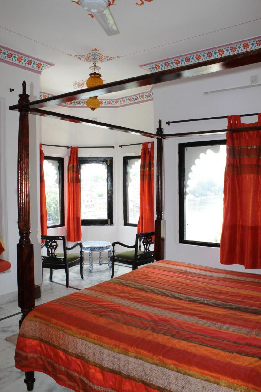 Hotel Karohi Haveli - A Heritage
