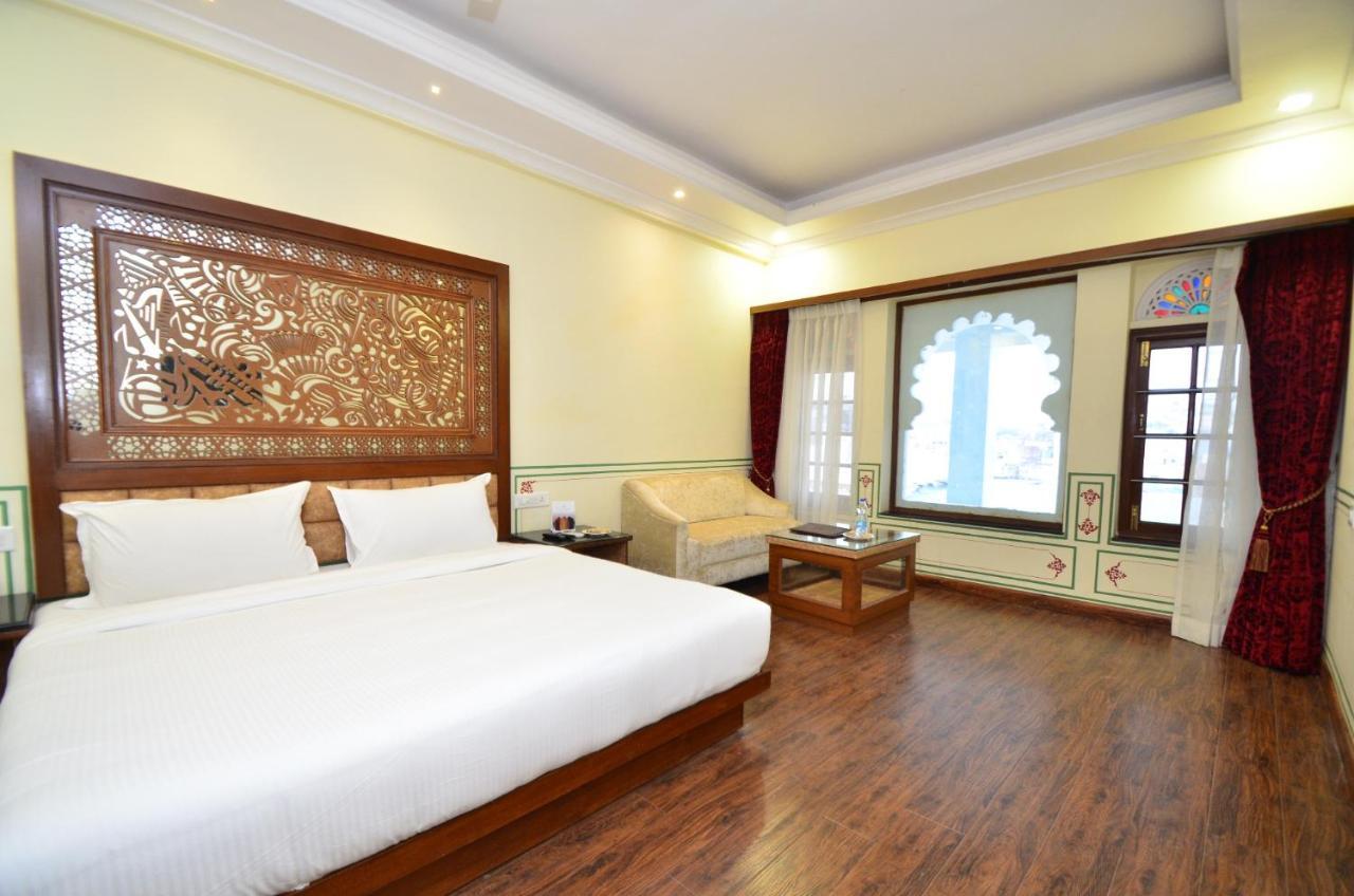 Hotel Aaram Mahal By Pachar Group