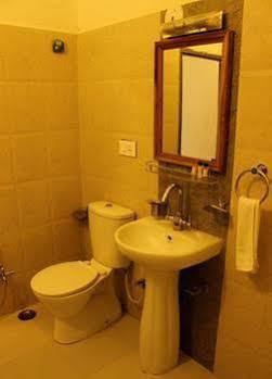 Oyo 1159 Hotel Chandra Prakash 2*