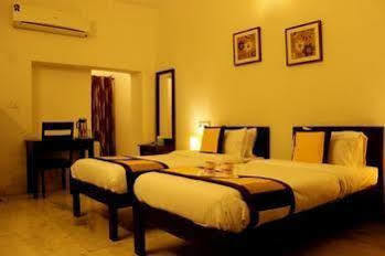 Oyo 1159 Hotel Chandra Prakash Hotel