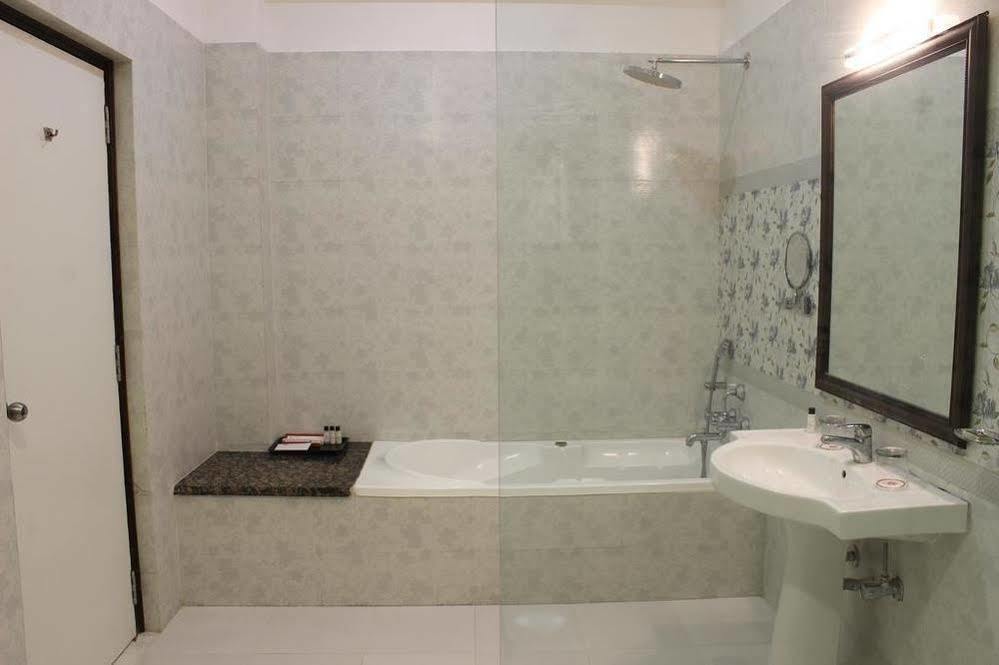 Mewargarh By Red Lion S 4*