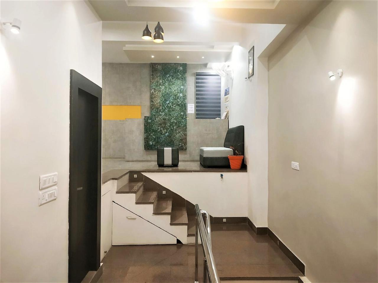Suryansh Hotel