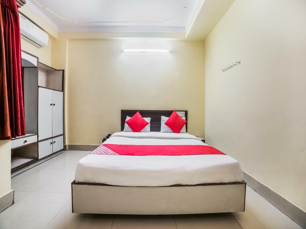 Oyo 19032 Ambay Palace