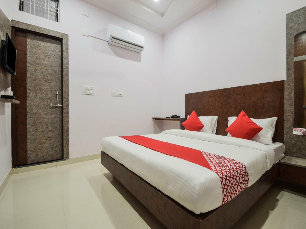 Oyo 26580 Hari Krishna Palace Hotel