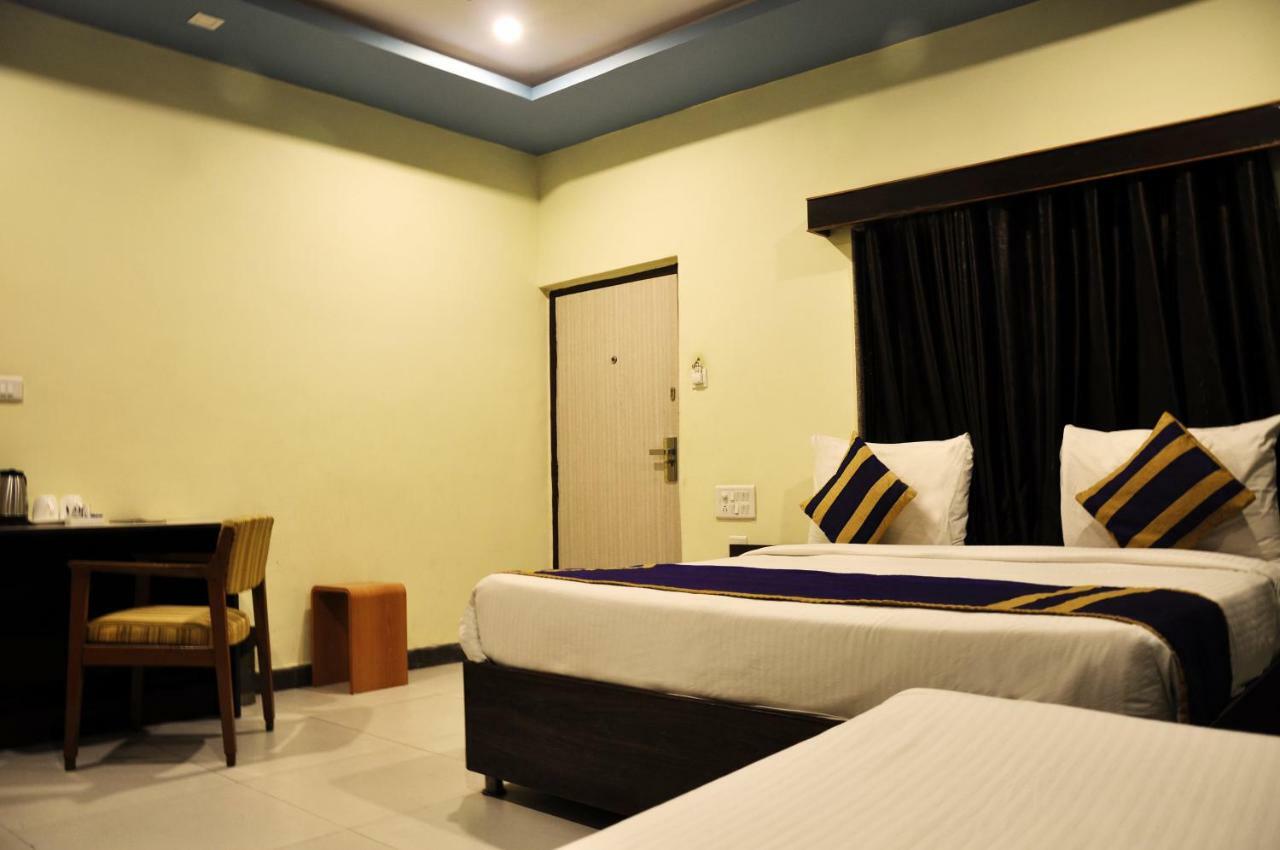Amrit Mahal Hotel