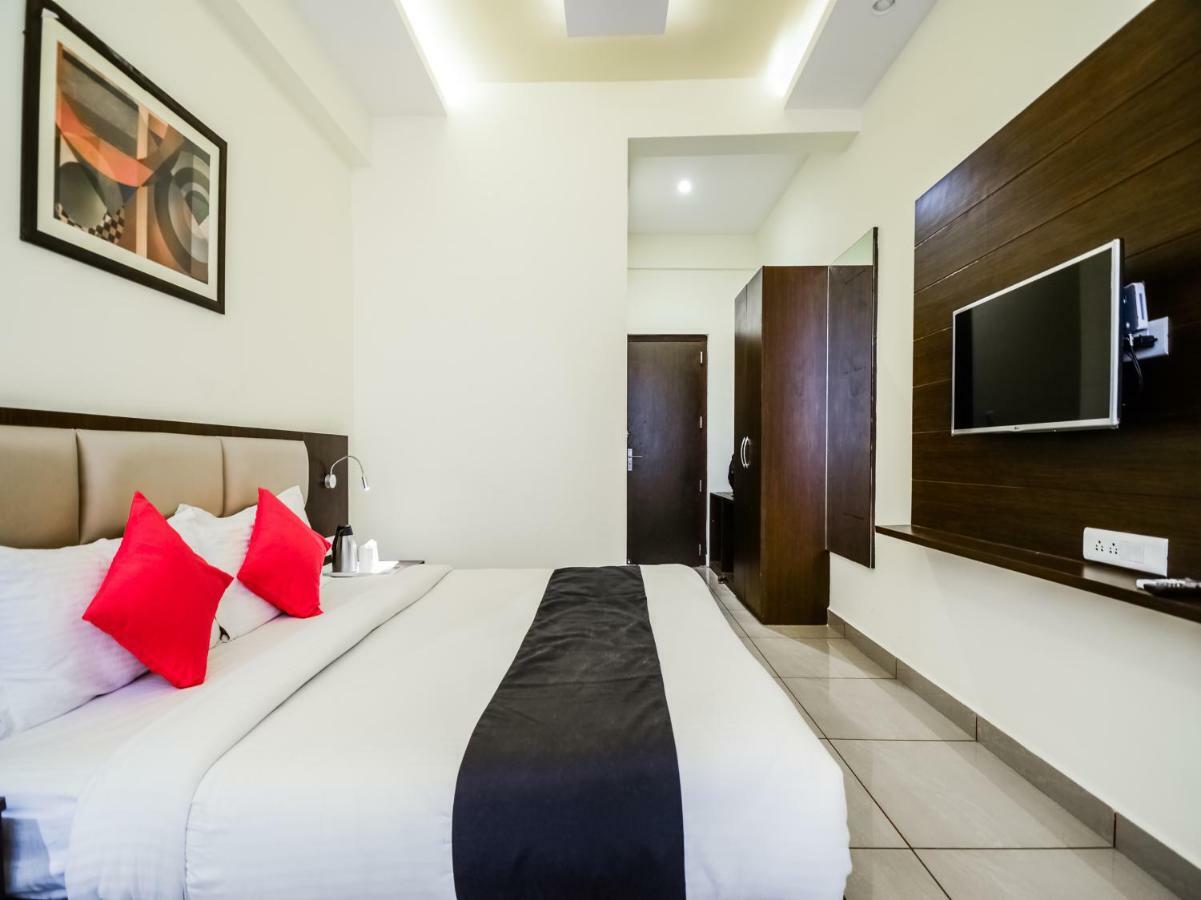 Capital O 35703 Sarovar Grand 3*